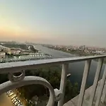 شقة فاخرة مطلة علي نهر النيل
